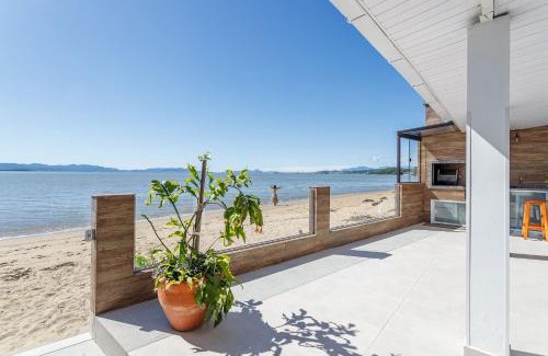 Biguacu House | Casa pé na areia SC