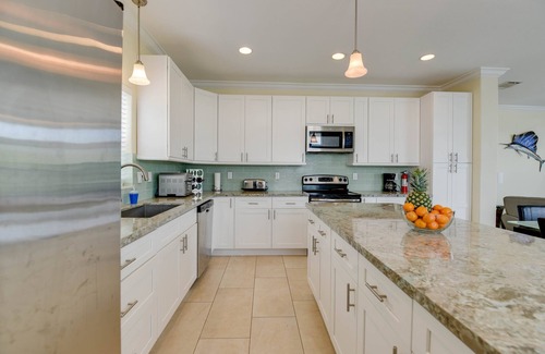 Breezeswept Beach Estates House | Casa Palma – Canalfront 3BR Home w/Dock, Pet Friendly, Near Looe Key Reef