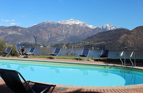 Azzano House | Casa Panorama Sei: A bright and cheerful apartment situated at a short distance from the shores of Lake Como, with Free WI-FI.