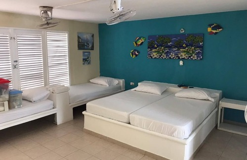 San Antero House | CASA PARA 25 PERSONAS EXCELENTE UBICACION CON PISCINA Y FRENTE AL MAR