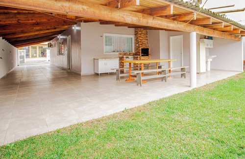 Nossa Senhora da Paz Apartment | Casa para até 10 pessoas com churrasqueira QF1846
