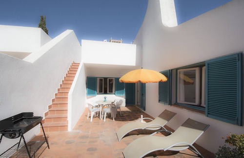 Prainha Ski Chalet | Casa Pastrano right on the beach and 3 communal pools