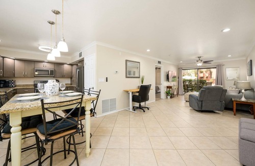 Paradise Valley Village Condo | CASA Patty'O-Anasazi Village-Bright and open condo pet friendly