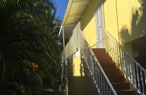 Guaniquilla Apartment | CASA PEACE HAVEN (2 level) Beach House
