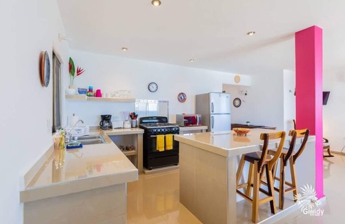 Colonia Meteorologico Condo | Casa Perla Suite 1 a 2 Bdrm Caribbean Oceanfront Condo w/dipping pool