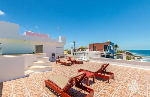 Colonia Meteorologico Condo | Casa Perla Suite 3 : Oceanfront Studio with Rooftop Dipping Pool