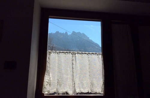 Colonnata House | Casa Pertondolo.Alta Lunigiana.Spacious and bright two-room apartment, sleeps 4.