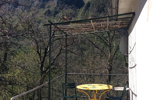 Colonnata House | Casa Pertondolo.Alta Lunigiana.Spacious and bright two-room apartment, sleeps 4.