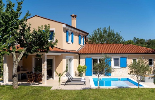 Zupanici Villa | Casa Piano in a calm village enveloped by nature