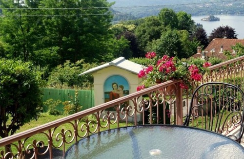 Pettenasco House | Casa Piera with private panoramic garden and superb view on Lake Orta