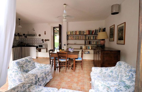 Ricadi House | Casa Pittara, for 4 people, with shared pool and access to the beach