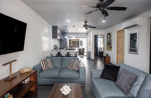 Barrio Santa Lucia House | Casa Plata | 1 Block away: Clubs, Restos & Beach