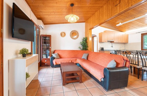 Navarres House | Casa Playamonte: Your Perfect Getaway