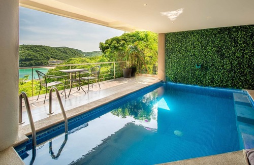 P Chahue Villa | Casa Portamare - Modern Oceanfront Villa