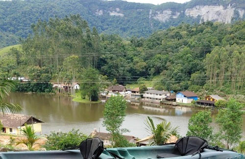 Rio dos Cedros House | Casa Quintal Catavento Aconchego e Vista do Lago