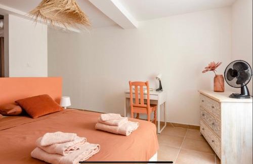 Montfort-sur-Argens Apartment | CASA RELAX Appart cocooning dans village provençal