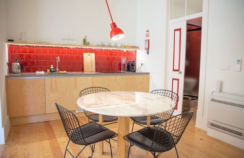 Cacilhas Apartment | Casa René, Lisbon's Hidden Gem