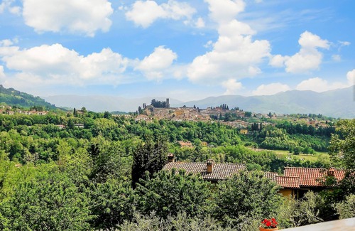 Barga Villa | Casa Roc, Private Pool, & Arguably Best View In Barga! WIFI. Walk to rest/bar