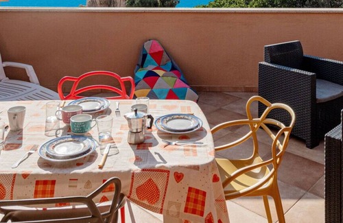Costa Paradiso Villa | Casa Rosa Gialla: holiday house with pool, 5 persons, near the sea