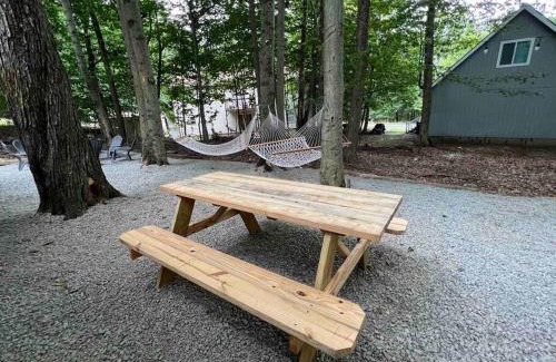 Tobyhanna House | Casa Rosado @ Pocono II by Lake Hot Tub Camelback