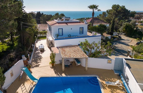 Vale de Centianes Villa | Casa Rosfra - 4 bed villa with heated pool and only 300m from the beach