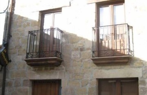 Salas de los Infantes Cottage | Casa Rural La Botería for 13 people