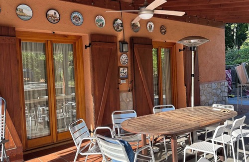 Sant Celoni Ski Chalet | Casa Rural con Piscina, Climatizada Para 14 Personas