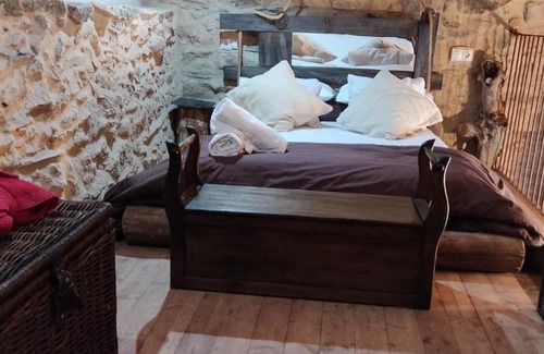 Bermellar House | Casa Rural con spa Camino de Hierro