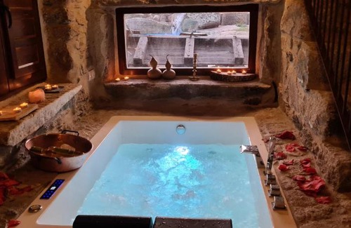 Bermellar House | Casa Rural con spa Camino de Hierro