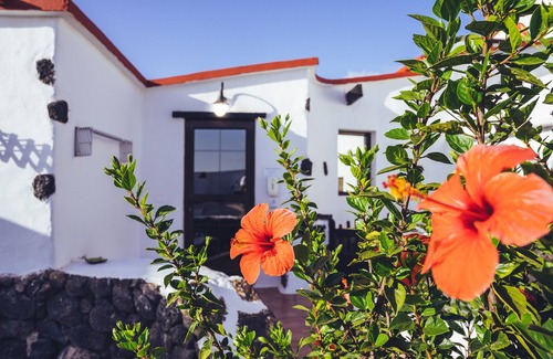 San Bartolome Cottage | Casa Rural in the Heart of the Island