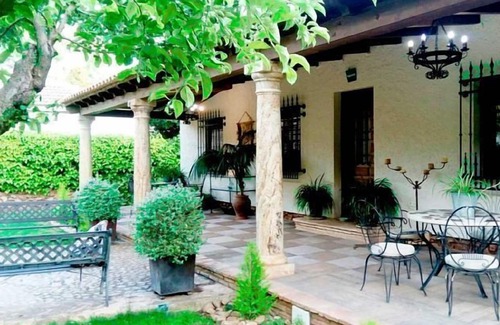 Ossa de Montiel Cottage | Casa Rural La Noguera, beautiful house with own jetty. 9 PEOPLE