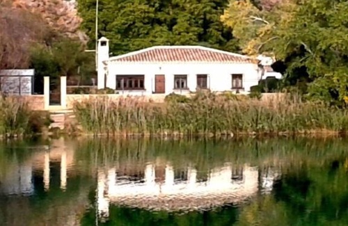 Ossa de Montiel Cottage | Casa Rural La Noguera, beautiful house with own jetty. 9 PEOPLE