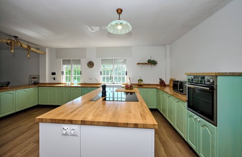Santiago de Compostela House | Casa Santi - 10 minutes from Santiago capacity 14 people