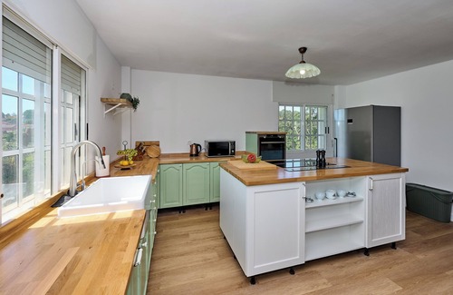 Santiago de Compostela House | Casa Santi - 10 minutes from Santiago capacity 14 people