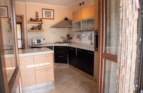 Premenugo Villa | Casa Schatz is a spacious cottage with a large furnished garden and swimming pool.