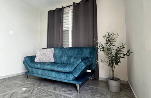 San Anton House | Casa Serena B, Modern Apt w. Private Jacuzzi