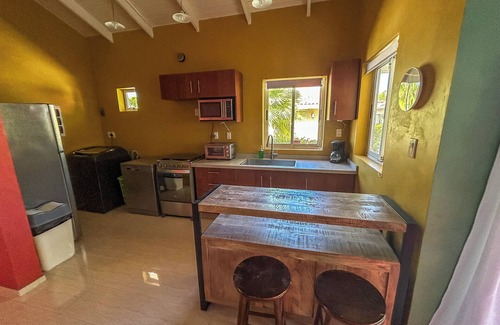 Piscadera House | Casa Serena: Comfortable stay in Piscadera - close to beach and city