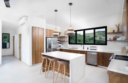 Rio Seco House | Casa Serena - Mountain and Ocean views - Playa Potrero - Vistas de Flamingo