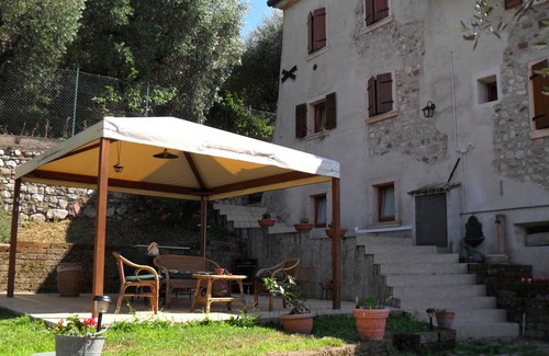 Albisano Apartment | Casa Silvia Charming furnished apartment for 4 pers. Torri del Benaco/Albisano.