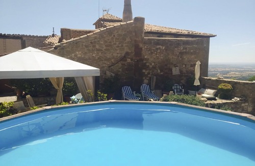 Santa Eulalia la Mayor Villa | Casa solariego del siglo XVI en el Parque Natural de la Sierra de Guara