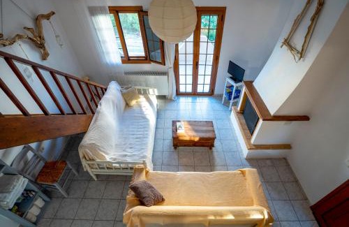 Xifias House | Casa Sofianna 2-bedroom home next to sandy beach