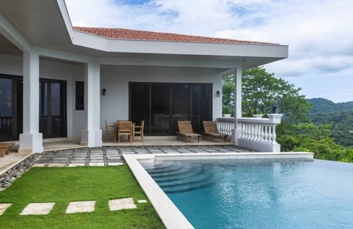 Puerto Carrillo House | Casa Sol del Mar is a radiant ocean-view retreat in the heart of Guanacaste.