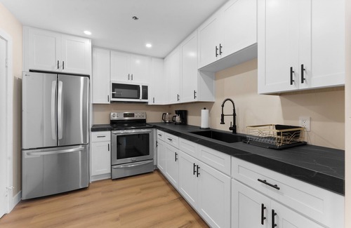 El Cajon Apartment | Casa sunset Modern 2BR/1BA in Fletcher Hills with beautiful sunset views, pool