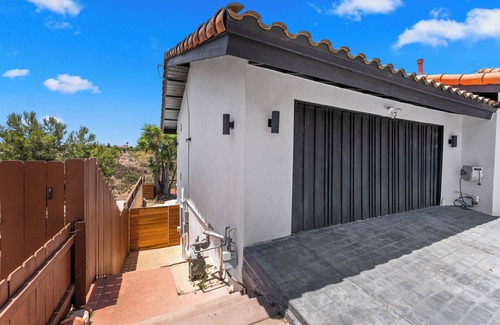 El Cajon Apartment | Casa sunset Modern 2BR/1BA in Fletcher Hills with beautiful sunset views, pool