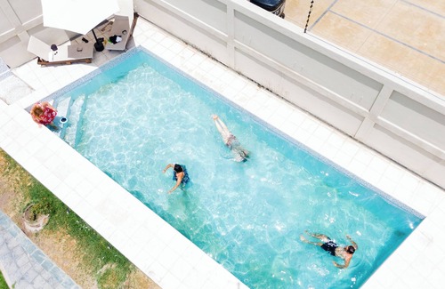 Guaymallen House | Casa Syrah: Lodging with parking, games room and swimming pool.