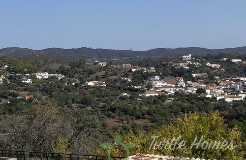 Sao Bras de Alportel Villa | Casa Traditional Portuguesa de 4 Quartos com Piscina Privada ´old Manor´