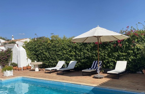 Sao Bras de Alportel Villa | Casa Traditional Portuguesa de 4 Quartos com Piscina Privada ´old Manor´