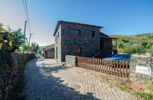 Rio De Fornos House | Casa Tradicional no Nordeste Transmontano