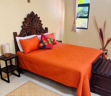 Barrio de Santiago Bed & Breakfast | Casa Tres Colibries
