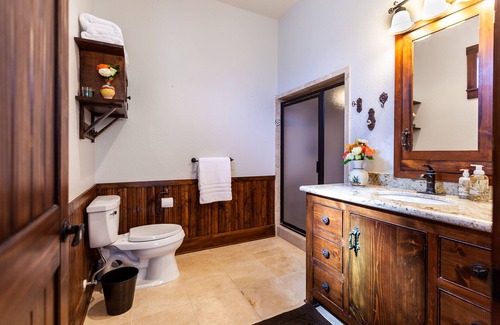 Round Top House | Casa Tres Hermanas: Pool+HotTub, 5min to Round Top
